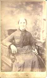 sehr altes Foto von einer alten Frau sehr altes Foto von einer alten Frau
