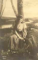 Fräulein mit Beutel vor dem Baum. Fräulein mit Beutel vor dem Baum.
