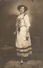 Frau in Tracht Frau in Tracht
