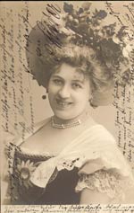 Frau in Tracht Frau in Tracht