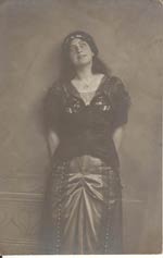 Frau in Tracht Frau in Tracht