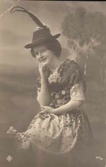 Frau in Tracht Frau in Tracht