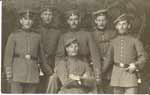 Die 6 Soldaten in Pose Die 6 Soldaten in Pose