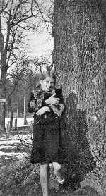 Maedchen mit Katze Maedchen mit Katze