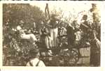 Musikgruppe auf dem Wagen - Bühne Musikgruppe auf dem Wagen - Bühne