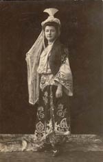 Frau in Tracht Frau in Tracht